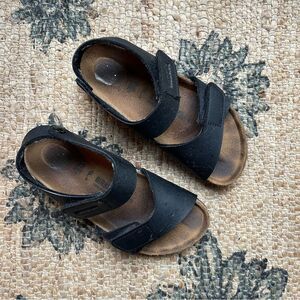 Kids Birkenstock Black Sandals size 32- youth 1